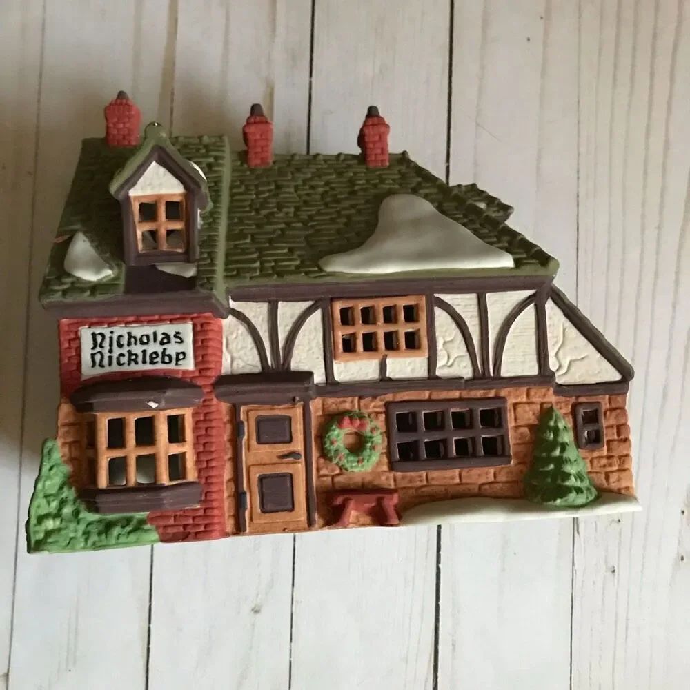 Dept. 56 Dickens Village Series Nicholas Nickleby Cottage hand painted 5925-0